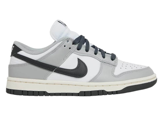 NIKE DUNK LOW 'LIGHT SMOKE GREY' W